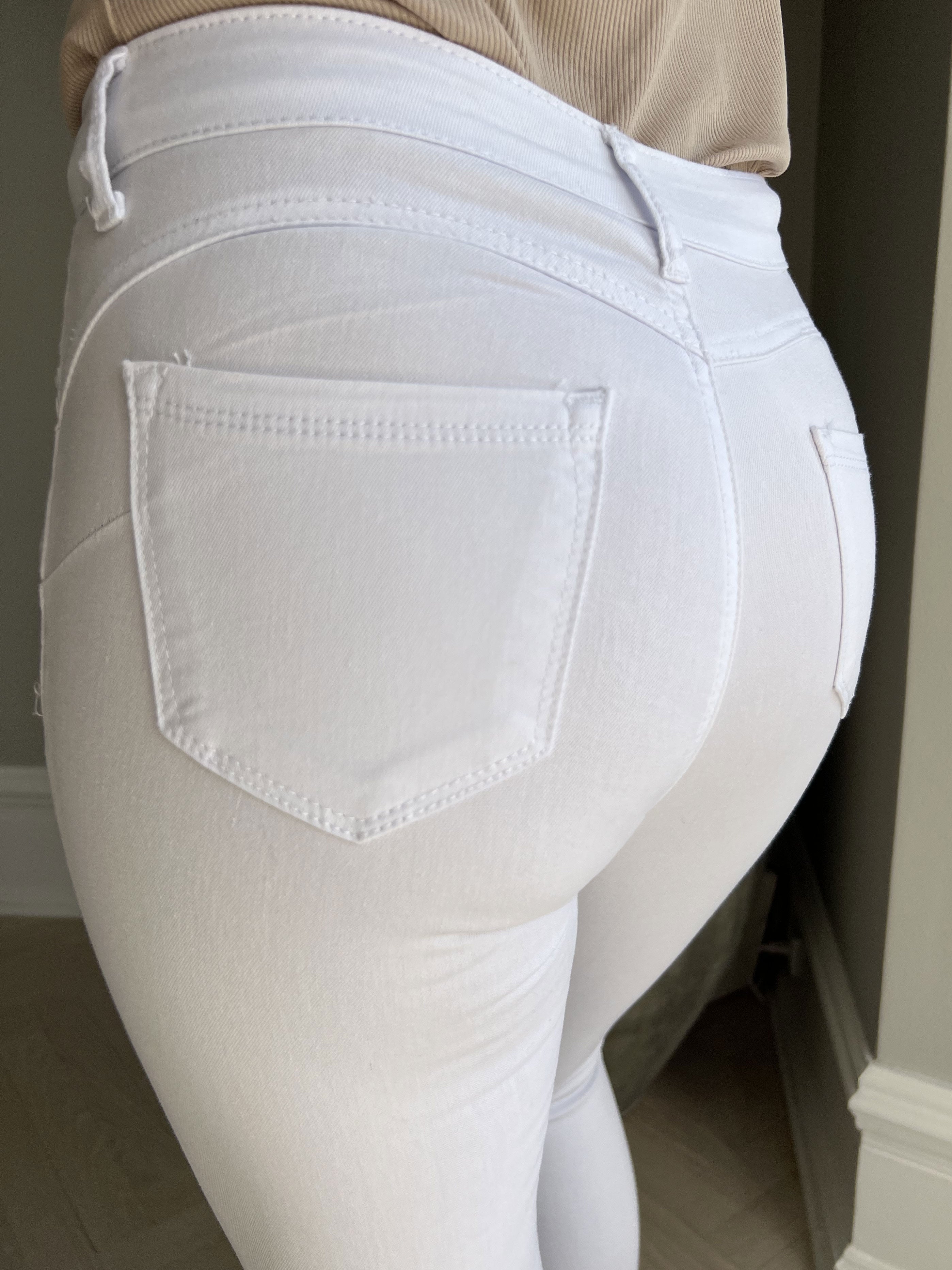 Rikke - Hvide jeans med slid